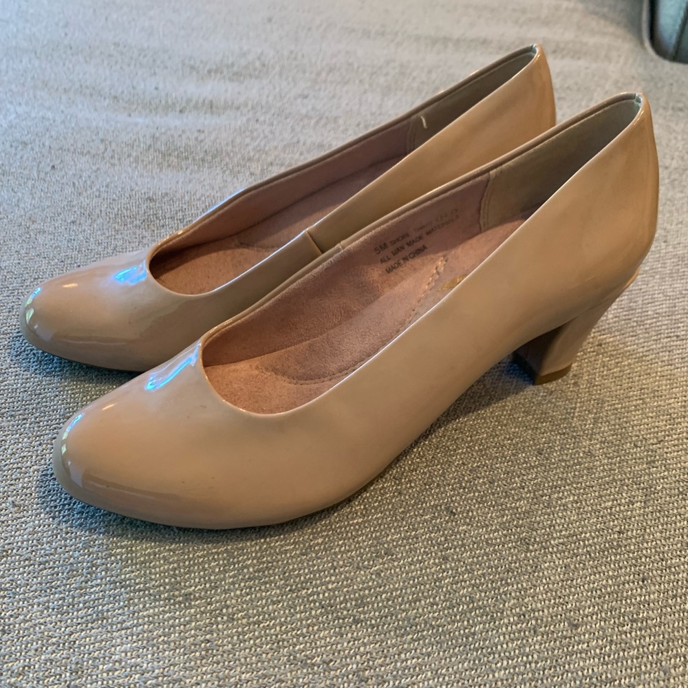 Comfy Naturalizer Nude Pumps (had to repost)